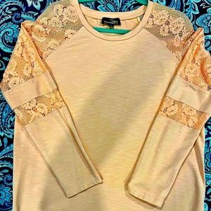 Long sleeve lace t-shirt